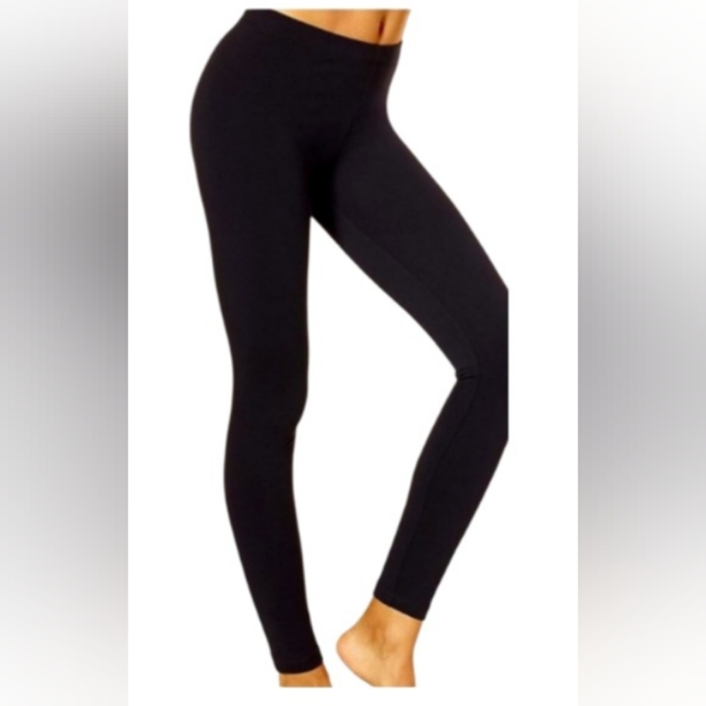 "Pink Rose" Jrs (S) Black Leggings in Excellent Condition